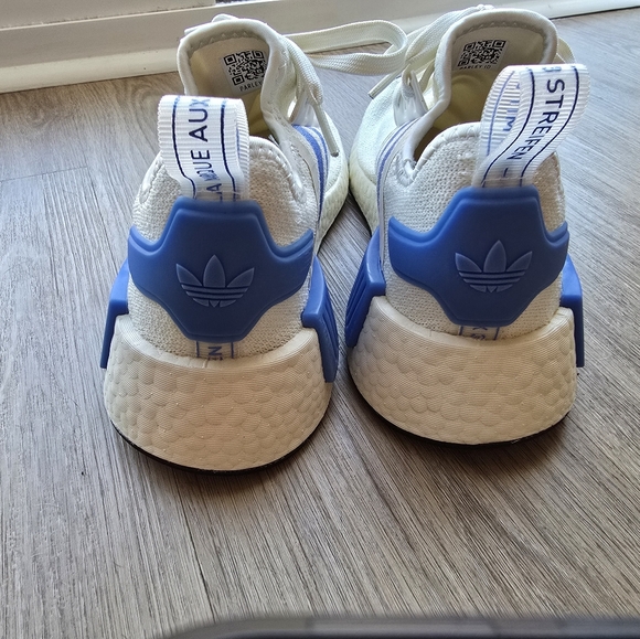 Adidas NMD R1 cream & Blue - Picture 2 of 4